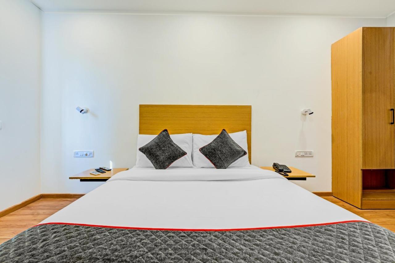 Oyo Townhouse 74871 Thoraipakkam Hotel Chennai Ngoại thất bức ảnh