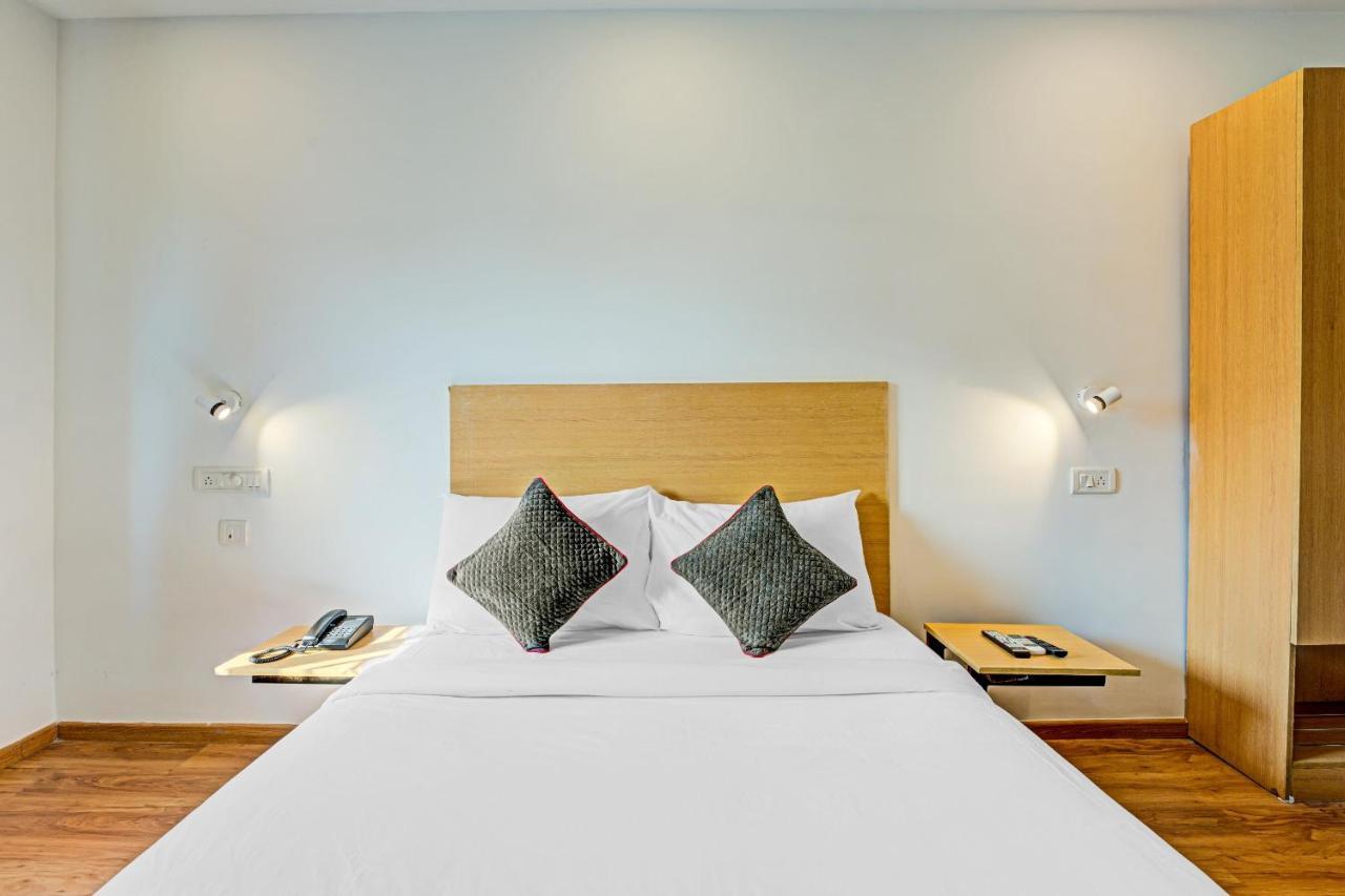 Oyo Townhouse 74871 Thoraipakkam Hotel Chennai Ngoại thất bức ảnh